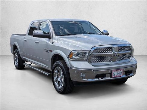 Used 2017 RAM 1500 Laramie w/ Convenience Group AWD/4WD image 3