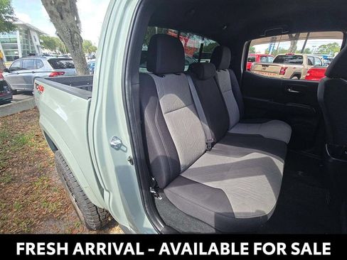 Used 2022 Toyota Tacoma TRD Sport w/ Technology Package AWD/4WD image 16