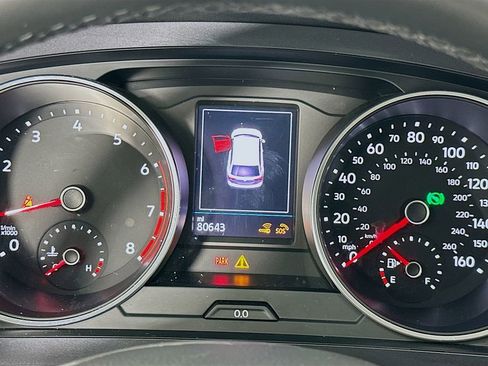 Used 2020 Volkswagen Tiguan SE image 12