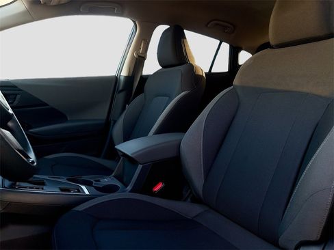 Used 2025 Subaru Crosstrek 2.0i Premium image 19