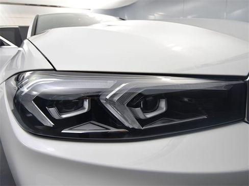 New 2024 BMW 330i Sedan w/ Convenience Package image 29