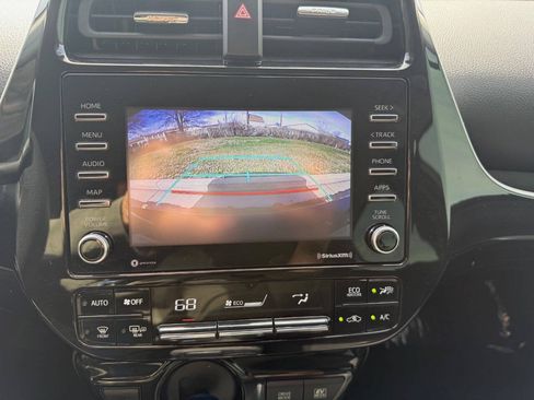 Used 2022 Toyota Prius LE FWD image 11