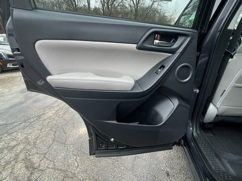 Used 2016 Subaru Forester 2.5i Limited image 20
