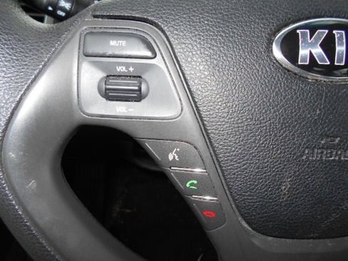 Used 2016 Kia Forte LX image 13