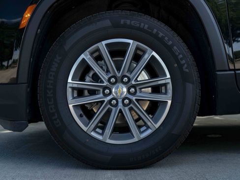 Used 2023 Chevrolet Traverse LT FWD image 13