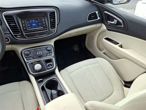 Used 2016 Chrysler 200 Limited image 12