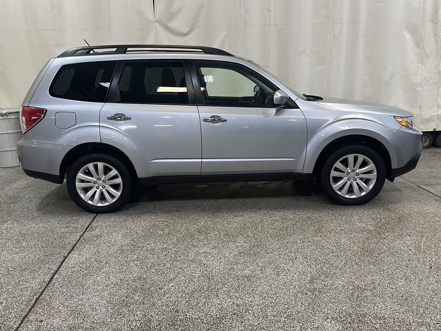 Used 2013 Subaru Forester 2.5X Premium AWD/4WD image 6