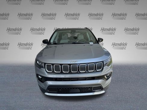 Used 2022 Jeep Compass Limited AWD/4WD image 3