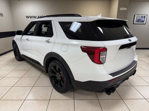 Used 2020 Ford Explorer ST w/ ST Street Pack image 4