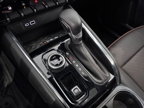 Certified 2024 GMC Canyon AT4 w/ AT4 Premium Package image 23