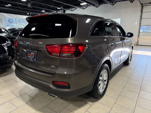 Used 2019 Kia Sorento AWD image 4