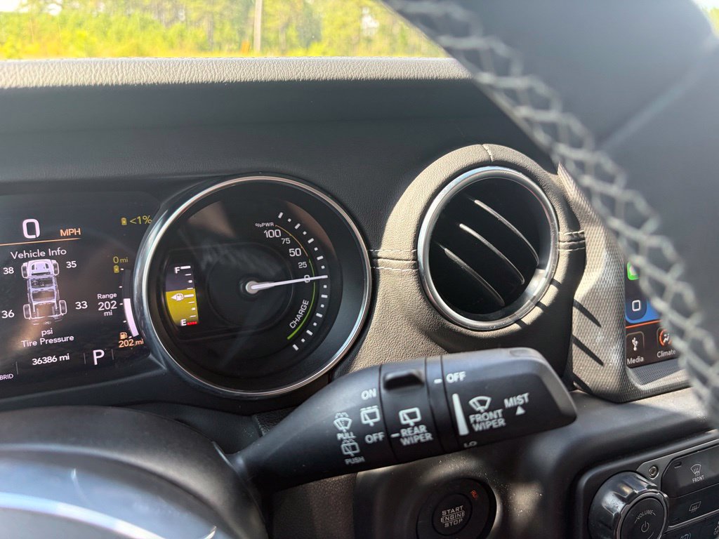 Used 2023 Jeep Wrangler Unlimited Sahara AWD/4WD image 44