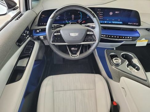 New 2027 Cadillac Optiq Premium Luxury w/ LPO, Floor Liner Package AWD/4WD image 16