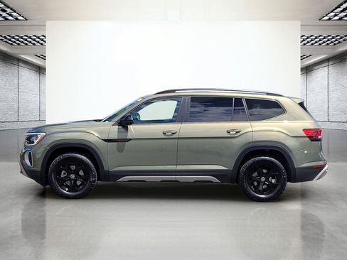 Certified 2025 Volkswagen Atlas Peak Edition SE AWD/4WD image 10