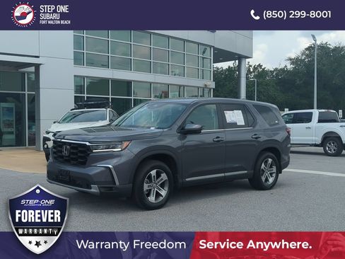 Used 2025 Honda Pilot EX-L image 2