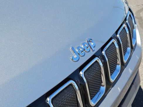 Used 2022 Jeep Compass Limited image 30