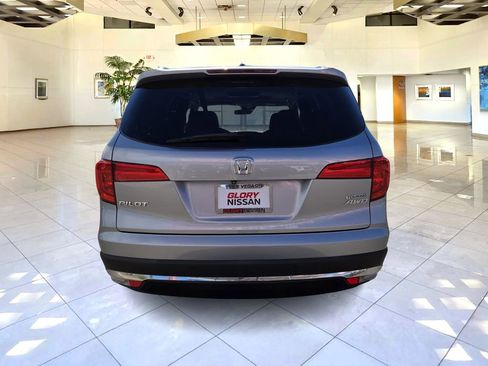 Used 2016 Honda Pilot Touring image 6