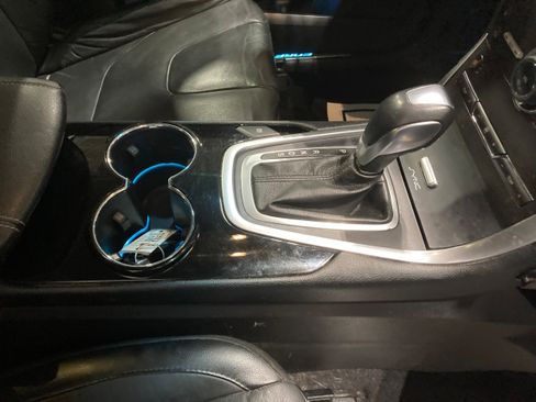 Used 2015 Ford Edge Titanium image 5