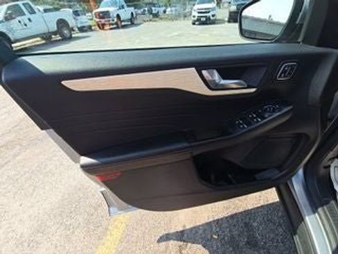 Used 2022 Ford Escape Titanium w/ Titanium Elite Package AWD/4WD image 14
