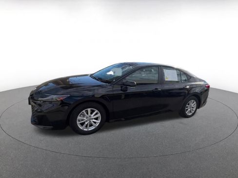 Used 2025 Toyota Camry LE image 8