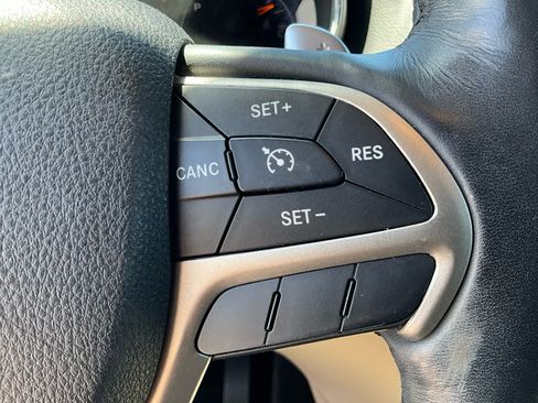 Used 2015 Jeep Grand Cherokee Limited w/ Trailer Tow Group IV AWD/4WD image 22