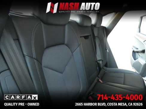 Used 2024 Porsche Macan AWD/4WD image 37
