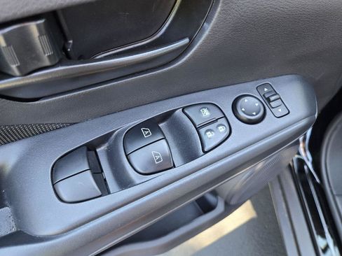 Used 2025 Nissan Kicks Play S FWD image 13