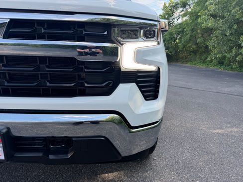 Used 2025 Chevrolet Silverado 1500 LT AWD/4WD image 6