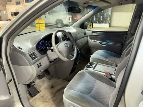 Used 2006 Toyota Sienna LE AWD/4WD image 25