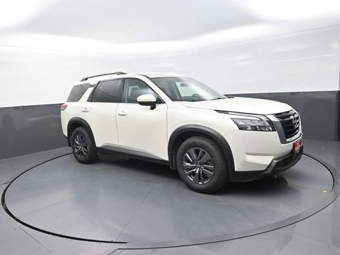 Used 2023 Nissan Pathfinder SV AWD/4WD image 41