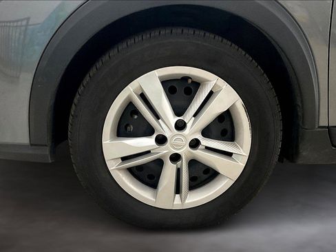 Used 2024 Nissan Kicks S image 9