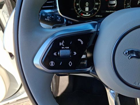 Used 2025 Jaguar F-PACE R-Dynamic S image 22