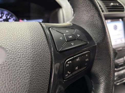 Used 2018 Ford Explorer XLT w/ Equipment Group 202A image 38