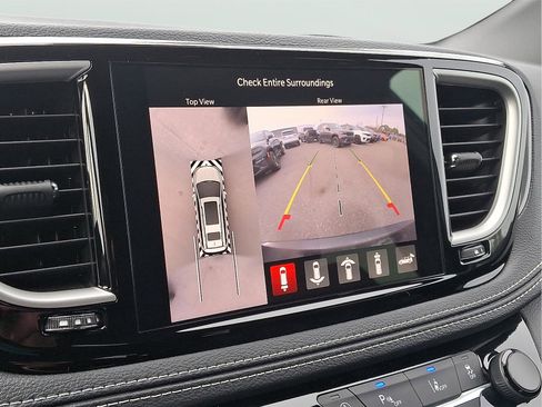 New 2026 Chrysler Pacifica Select image 13