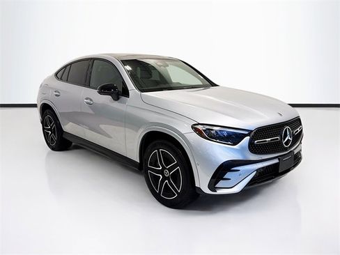 Certified 2025 Mercedes-Benz GLC 300 4MATIC image 3