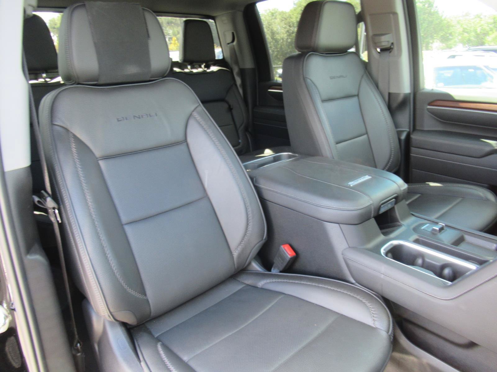 Used 2026 GMC Sierra 2500 Denali w/ Denali Reserve Package AWD/4WD image 9