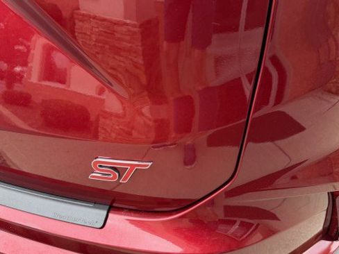 Used 2019 Ford Edge ST w/ Equipment Group 401A image 5