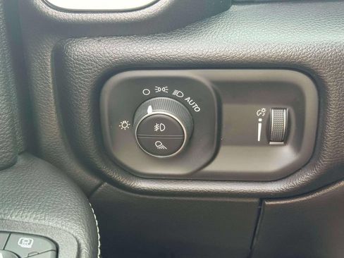 Used 2025 RAM 2500 Big Horn AWD/4WD image 17