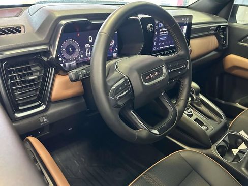 Used 2025 GMC Canyon AT4 AWD/4WD image 13