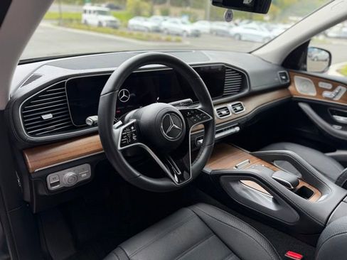 Used 2024 Mercedes-Benz GLE 450 4MATIC image 16