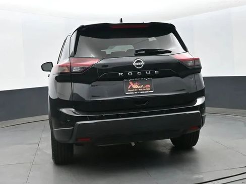 Used 2025 Nissan Rogue SV FWD image 9