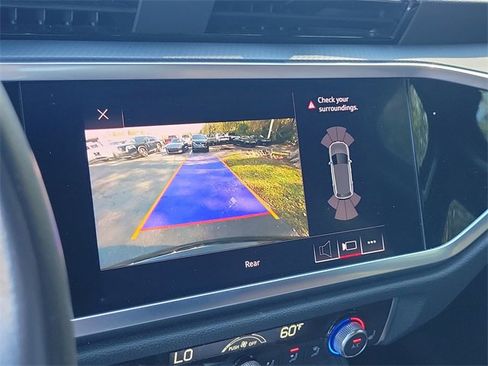 Used 2020 Audi Q3 2.0T Premium image 25