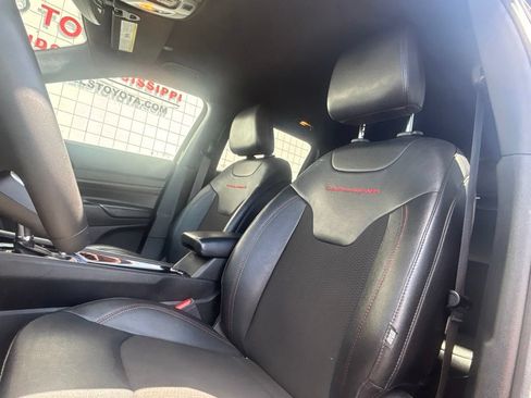 Used 2024 Jeep Compass Trailhawk AWD/4WD image 10