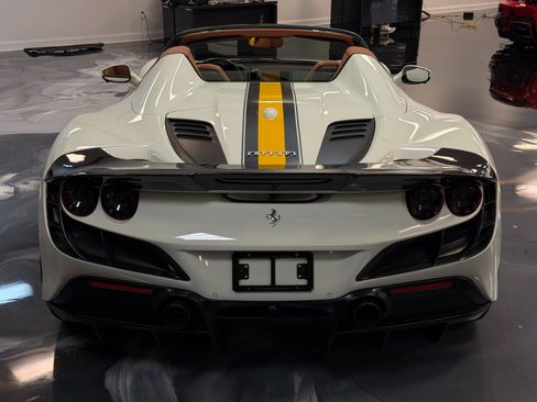 Used 2022 Ferrari F8 Tributo RWD image 8