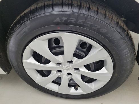Used 2022 Toyota Corolla LE FWD image 31