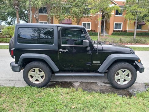 Used 2016 Jeep Wrangler Sport image 2