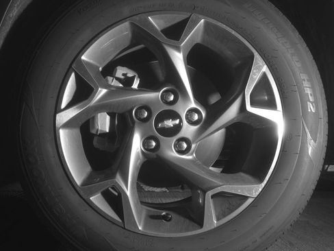 Used 2025 Chevrolet Trax LT w/ LT Convenience Package FWD image 9