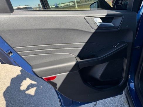 Used 2022 Ford Escape Titanium image 23