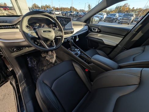 New 2026 Jeep Compass Limited image 2