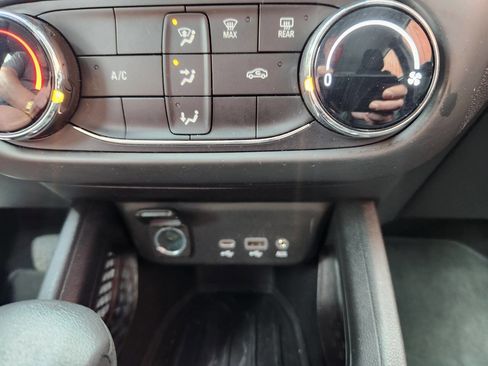 Used 2023 Chevrolet TrailBlazer LS AWD/4WD image 21